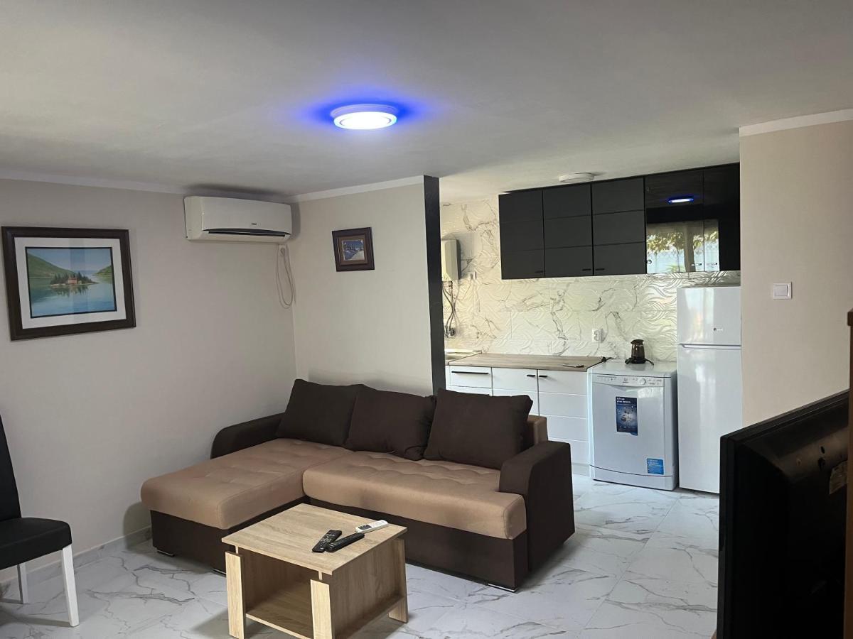Legatum I - Bay Sight Apartment Kotor Bagian luar foto